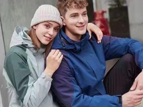 衣柜里全是商務(wù)男士襯衣？?jī)煞N衣服教你告別白襯衫。